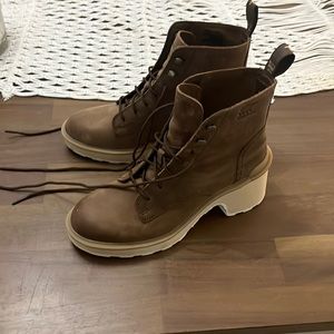 Sorel lace up boots hi line chelsea lace up 7.5